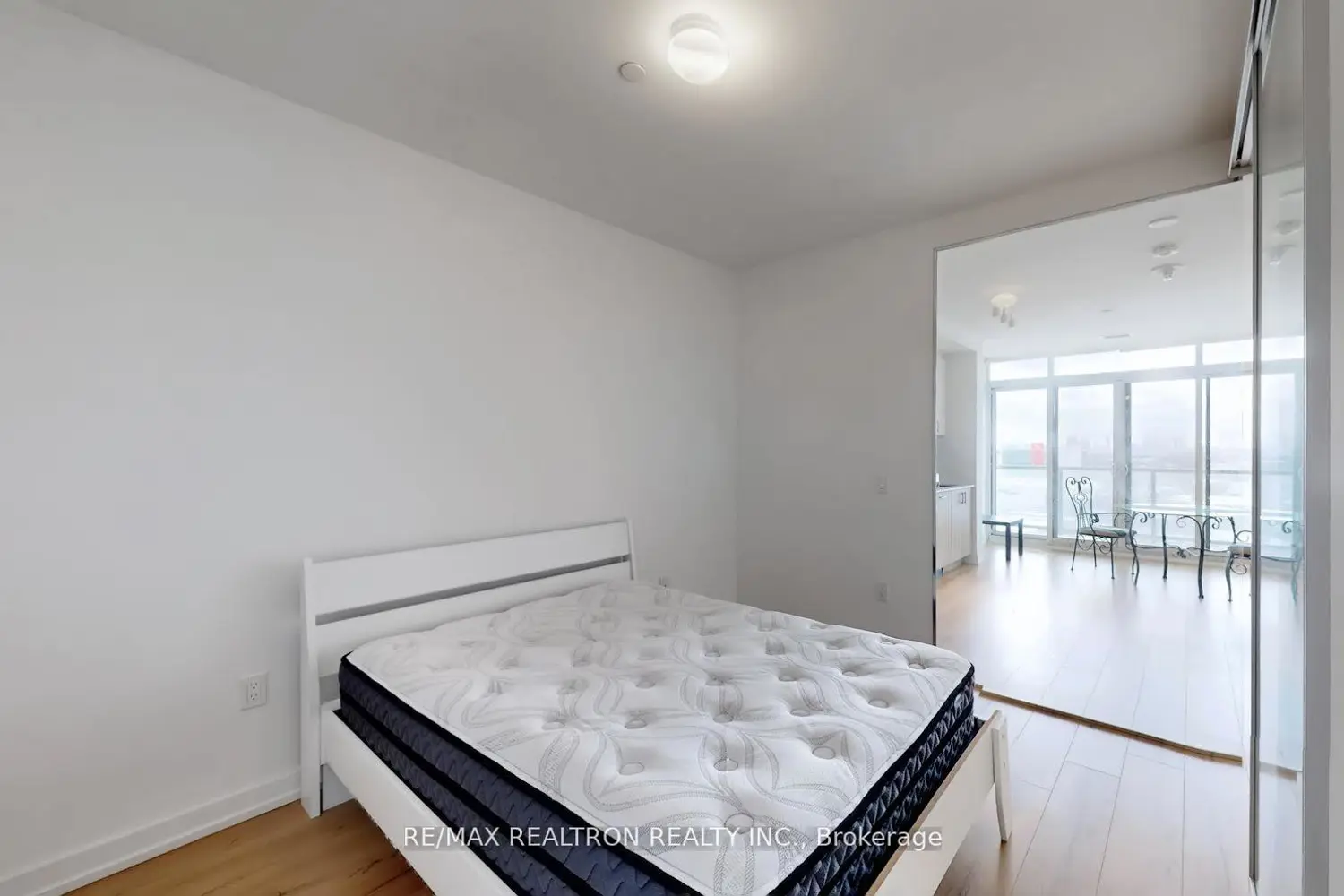 Additional image 14 of 1195 The Queensway 617