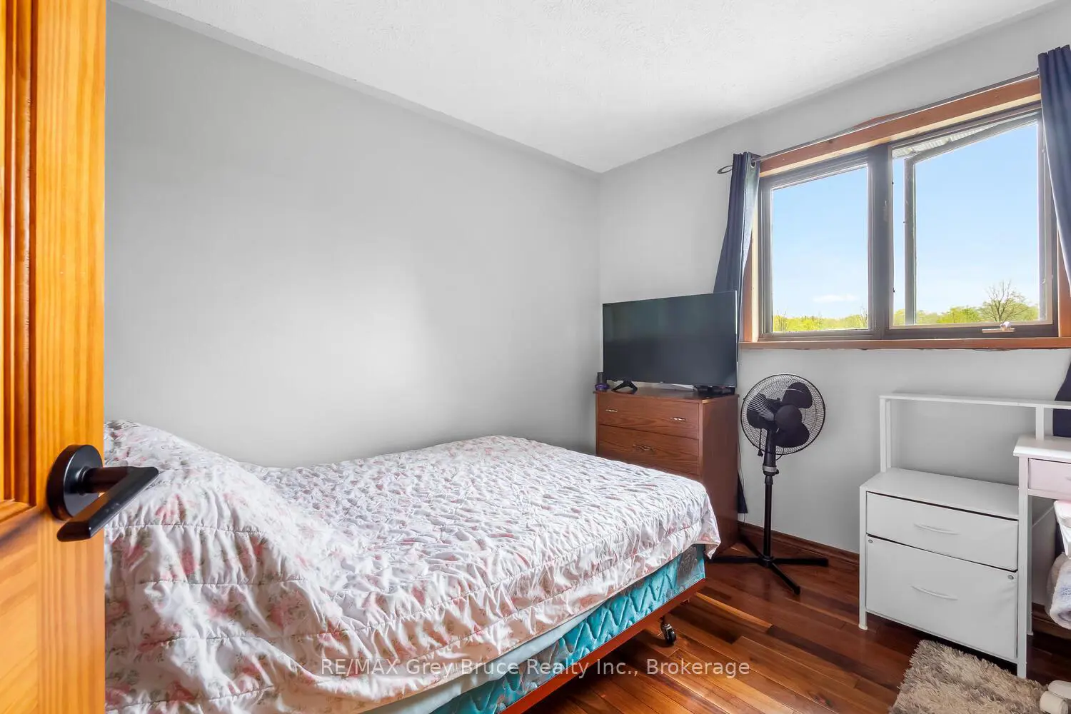 Additional image 8 of 1033 Bruce Road 9