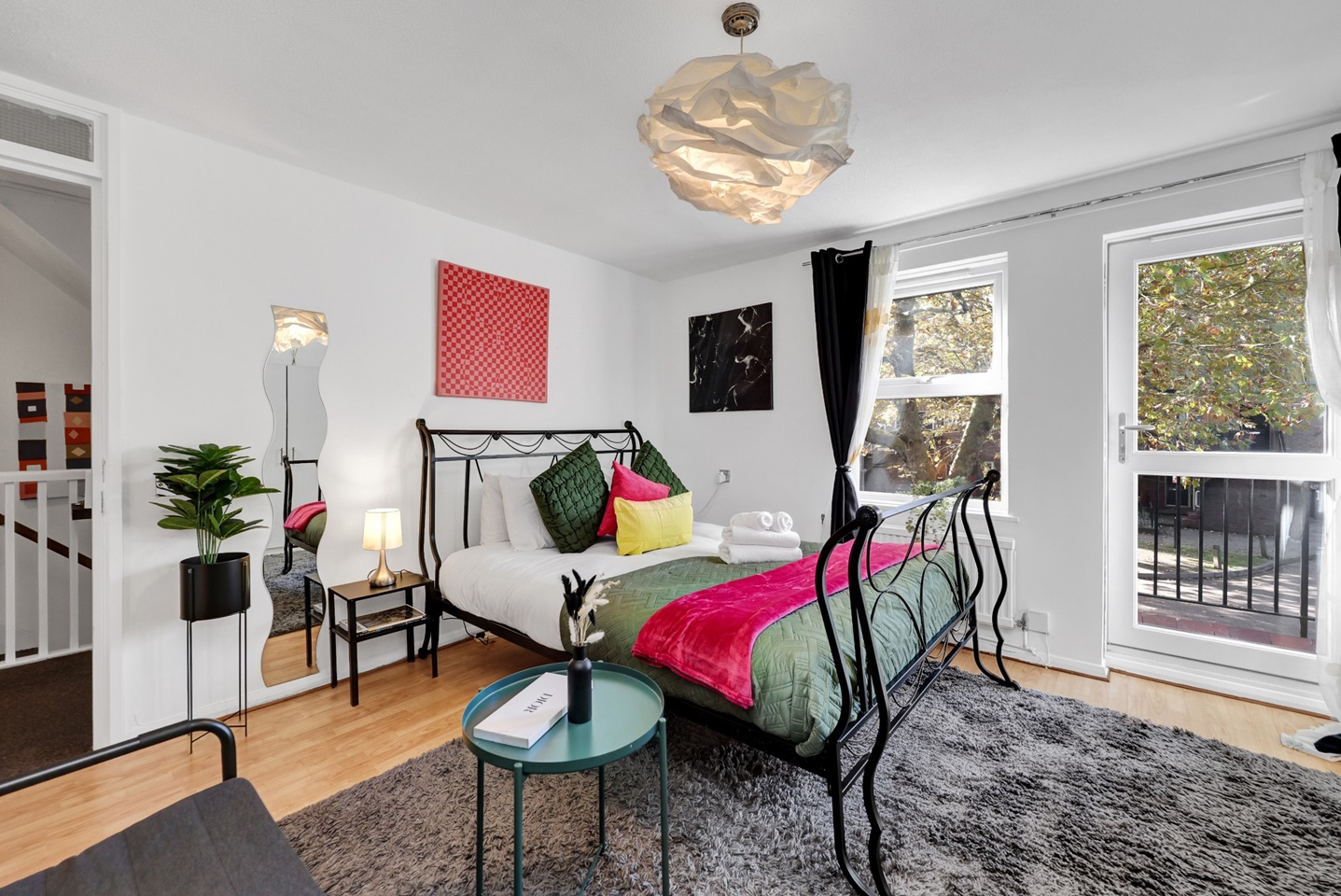 2 Bed Flat, Morecambe Close, E1, N1 7GU