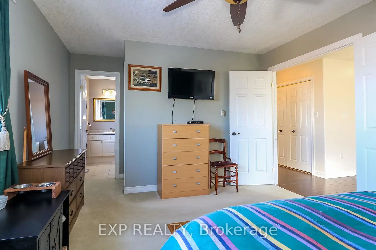 Additional image 18 of 40 Benjamin Lane