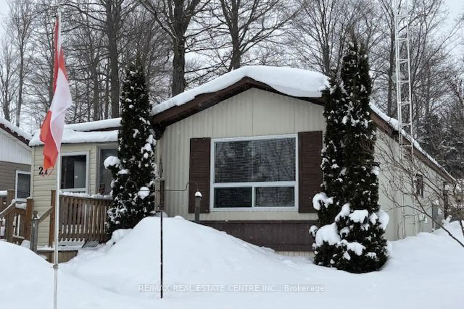 21 Maple Grove Village Road photo 2