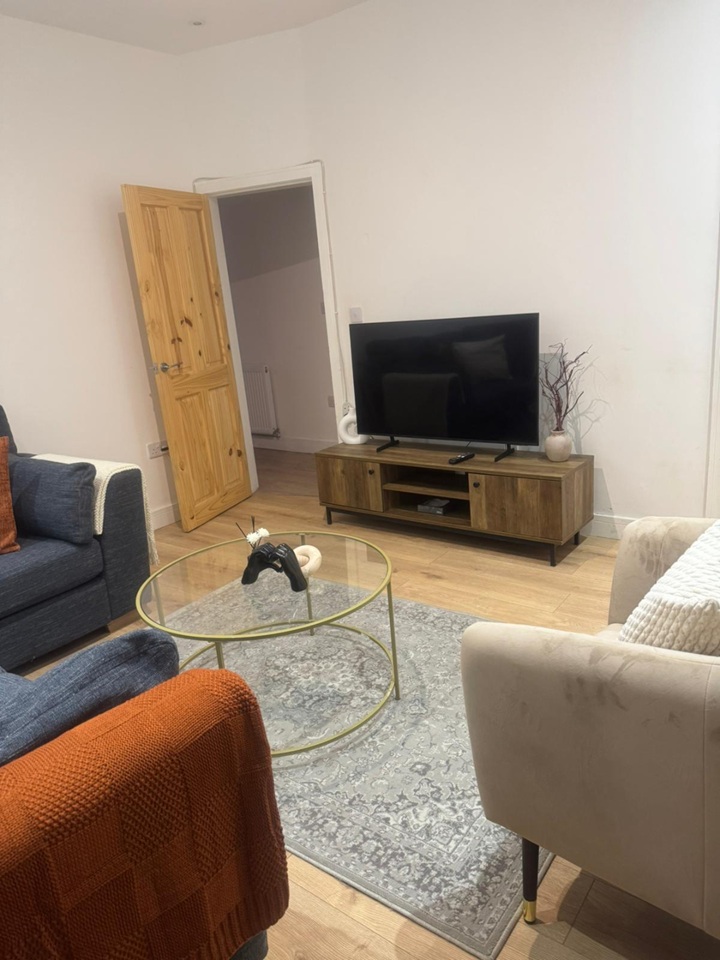 Additional image 3 of 4 Bed Semi-Detached House, Claremont Road, M14, N1 7GU