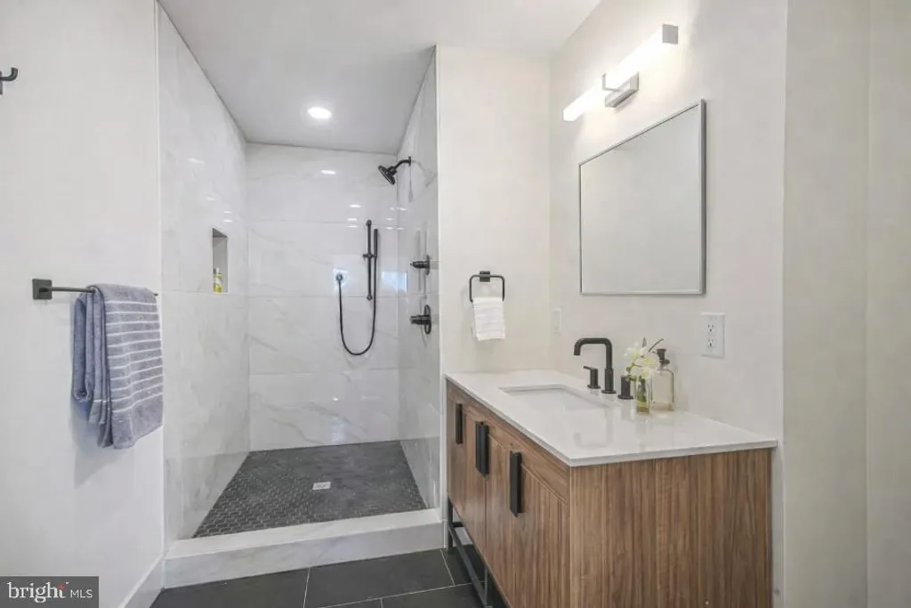 Additional image 13 of 3552 Warder Street NW Unit 2, Washington, DC 20010