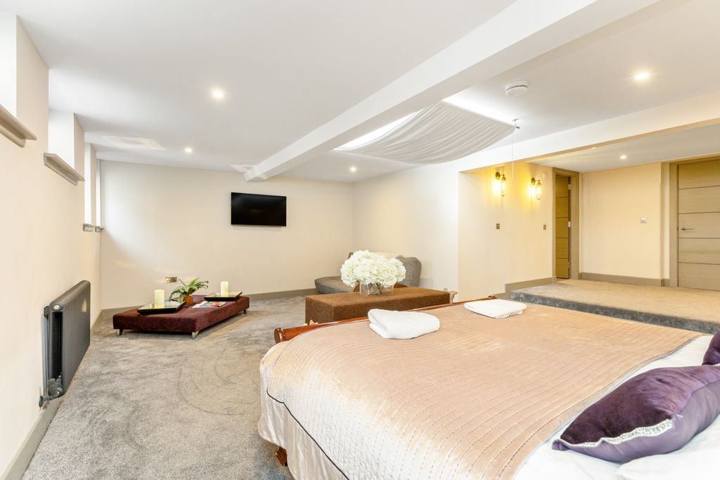 Additional image 11 of 4 bed flat for saleTrafalgar Lane, Leith, Edinburgh EH6