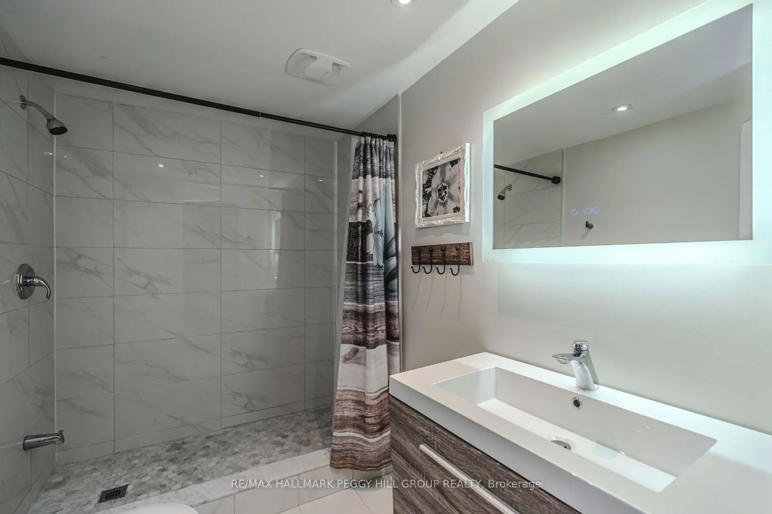 Additional image 12 of 11 Oakmont Avenue