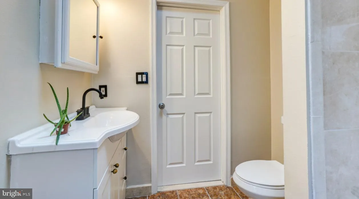 Additional image 84 of 1434 F Street NE, Washington, DC 20002