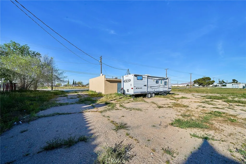 Additional image 31 of 11833 Bartlett Ave, Adelanto, CA 92301