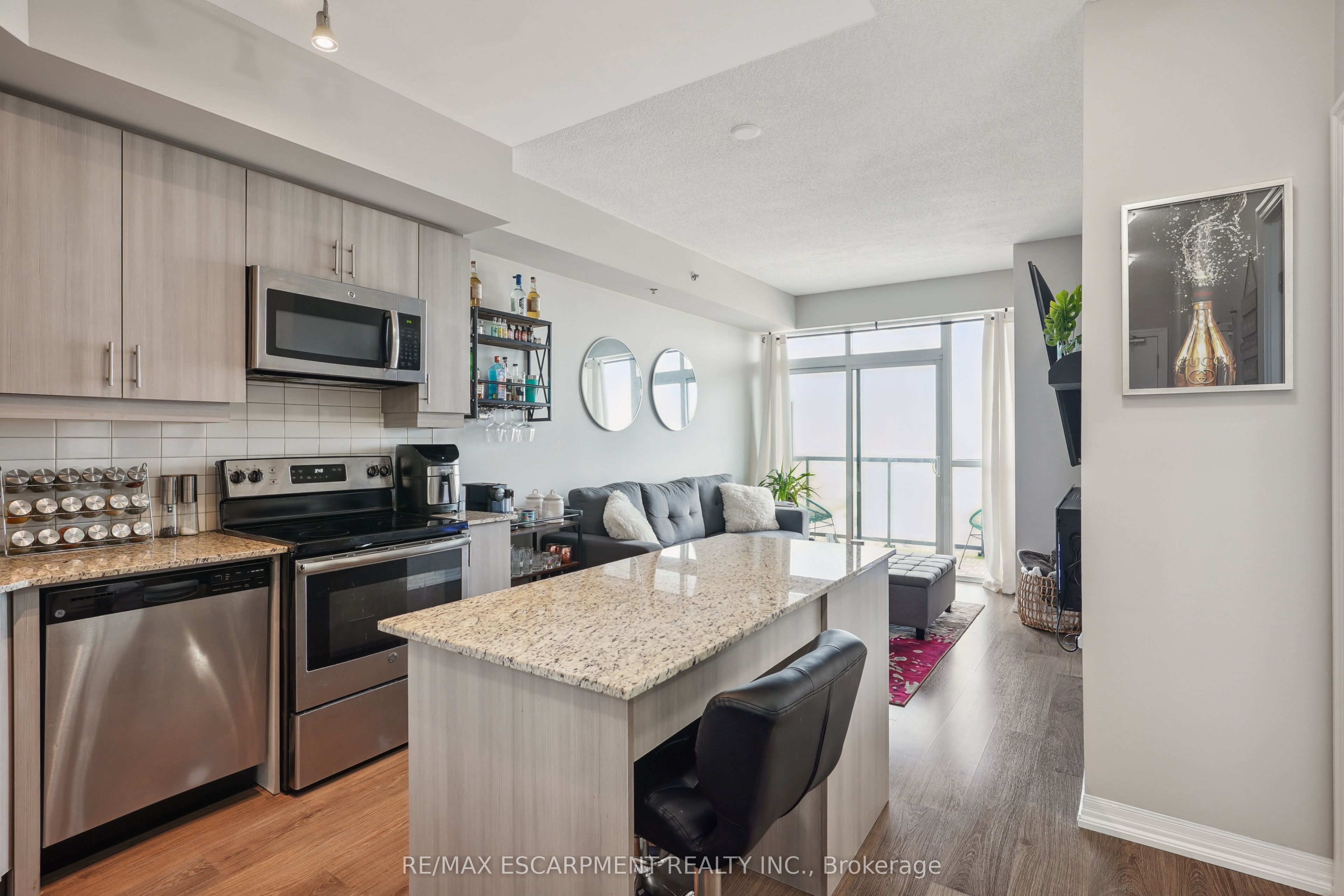 Additional image 6 of 709-560 North Service Road, Grimsby, ON, L3M 0G3