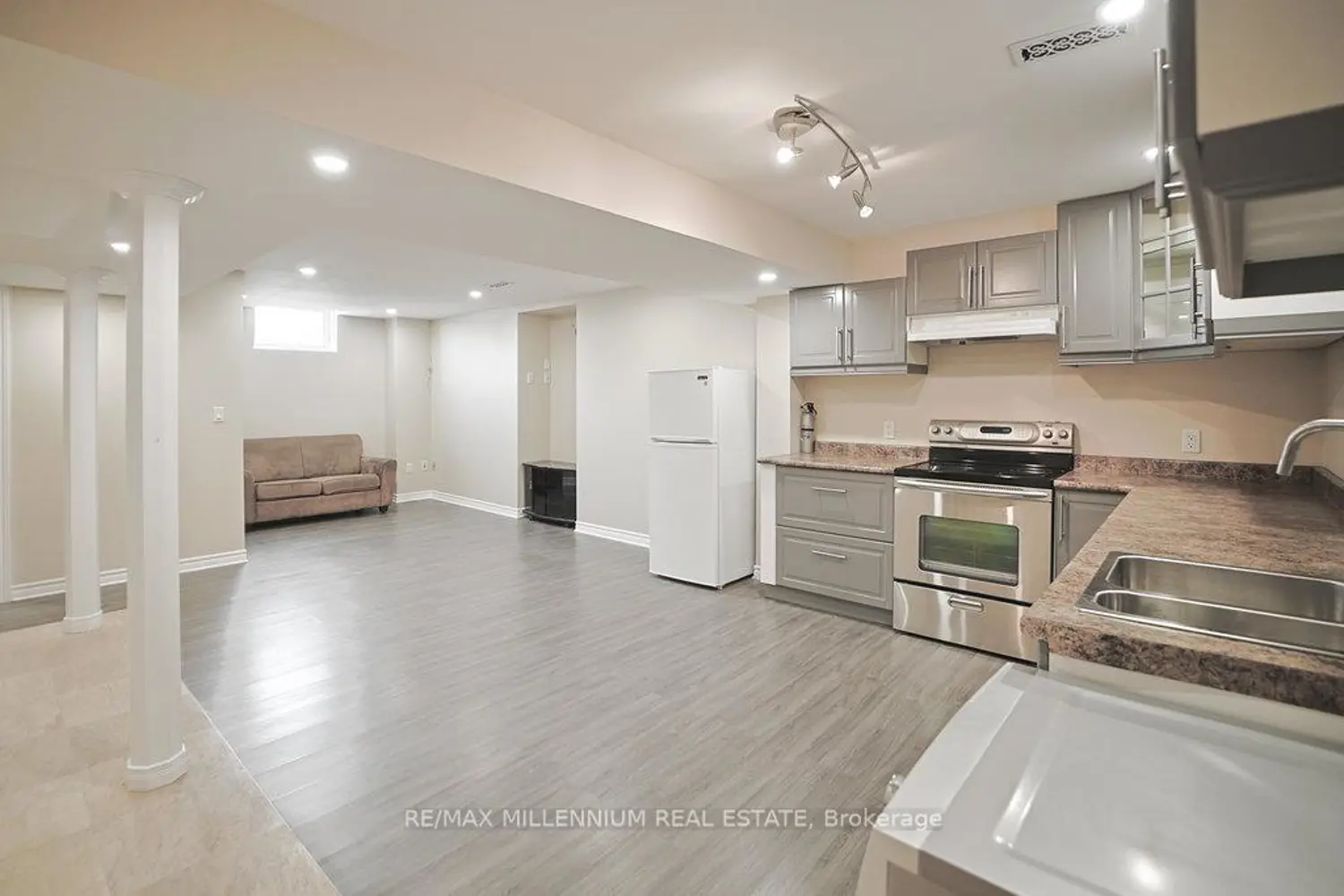 Additional image 10 of 24 Prince Edward Boulevard