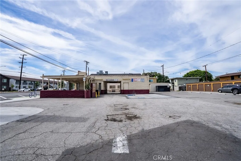 2941 E Artesia Blvd, Long Beach, CA 90805