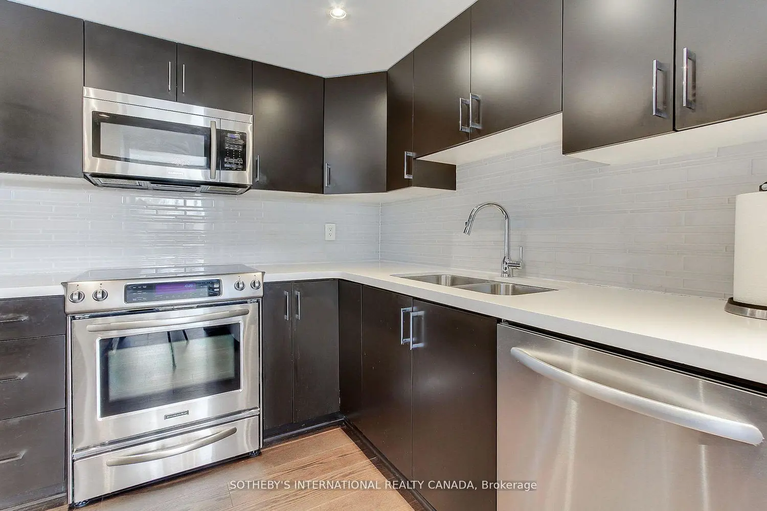 Additional image 5 of 40 Harding Boulevard 301