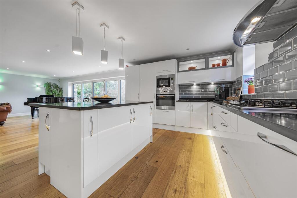 Additional image 12 of Hazel Road, Park Street, St. Albans