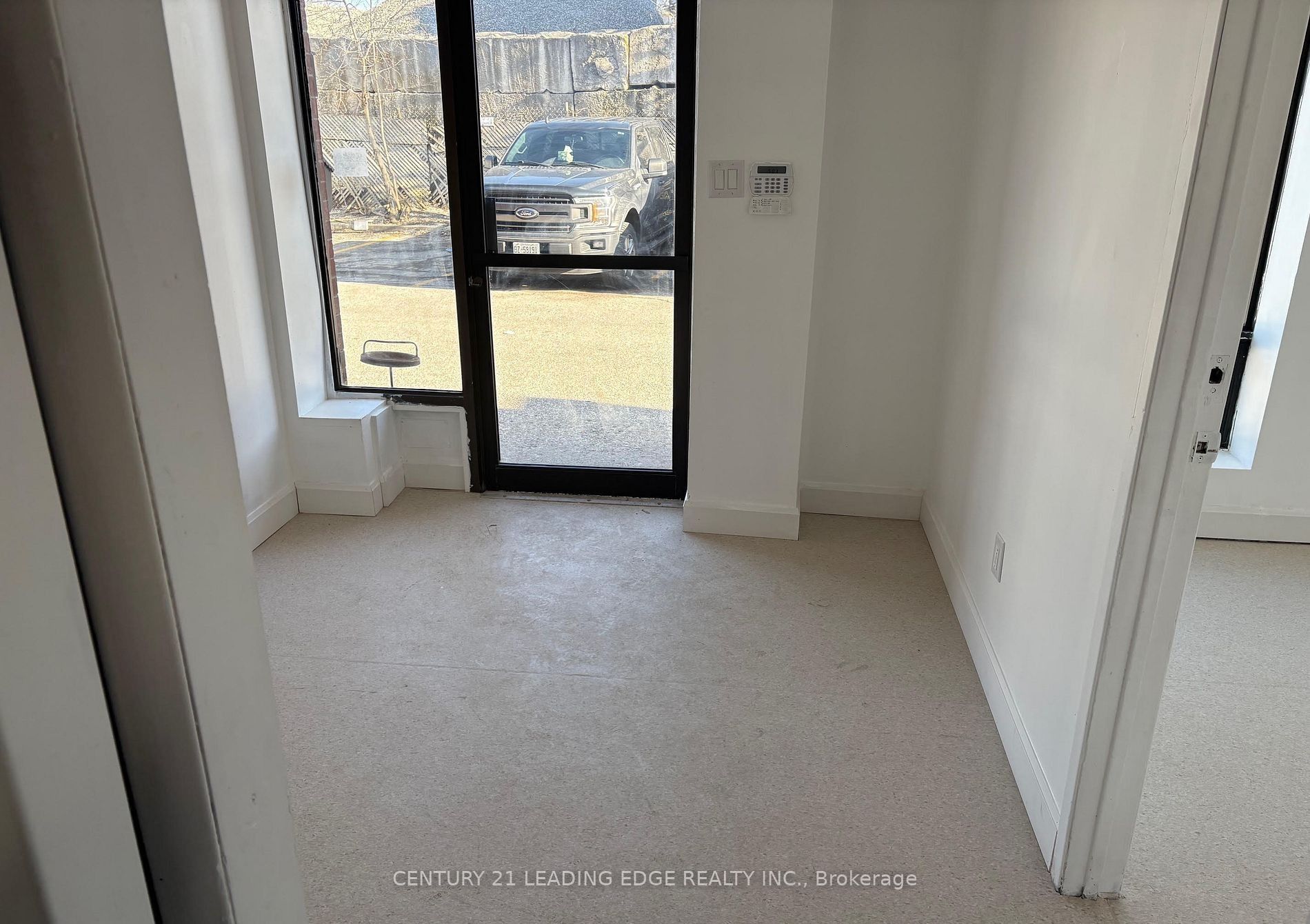 Additional image 2 of 3-52 Airview Road, Toronto, ON, M9W 6J3