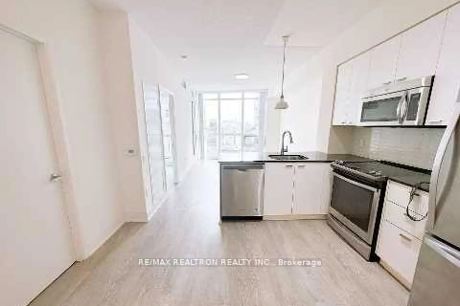 Additional image 5 of 30 Roehampton Avenue 1501