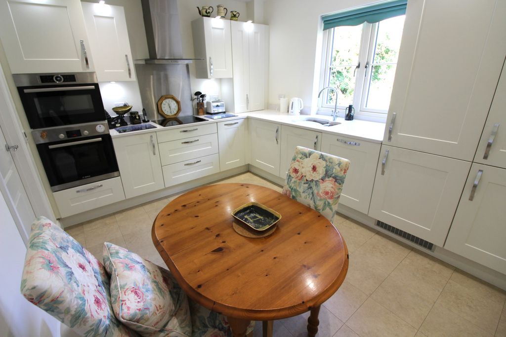 Additional image 14 of 3 bed flat for salePenhurst Gardens, Chipping Norton OX7