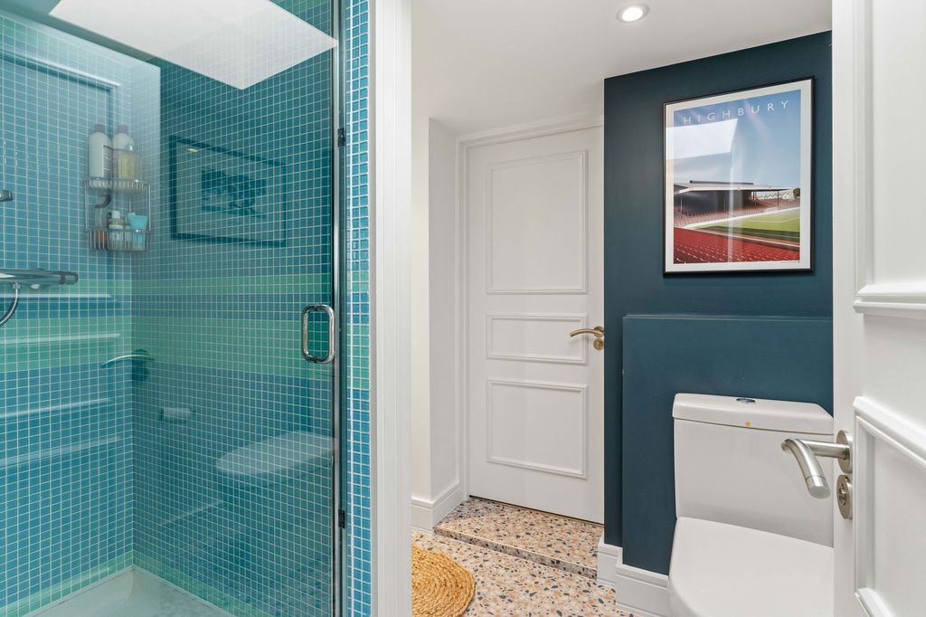 Additional image 52 of 6 bed detached house for saleRoundwood Avenue, Hutton Mount, Brentwood CM13