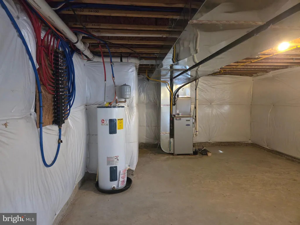 11 Tanzanite Court, Dover, DE 19904