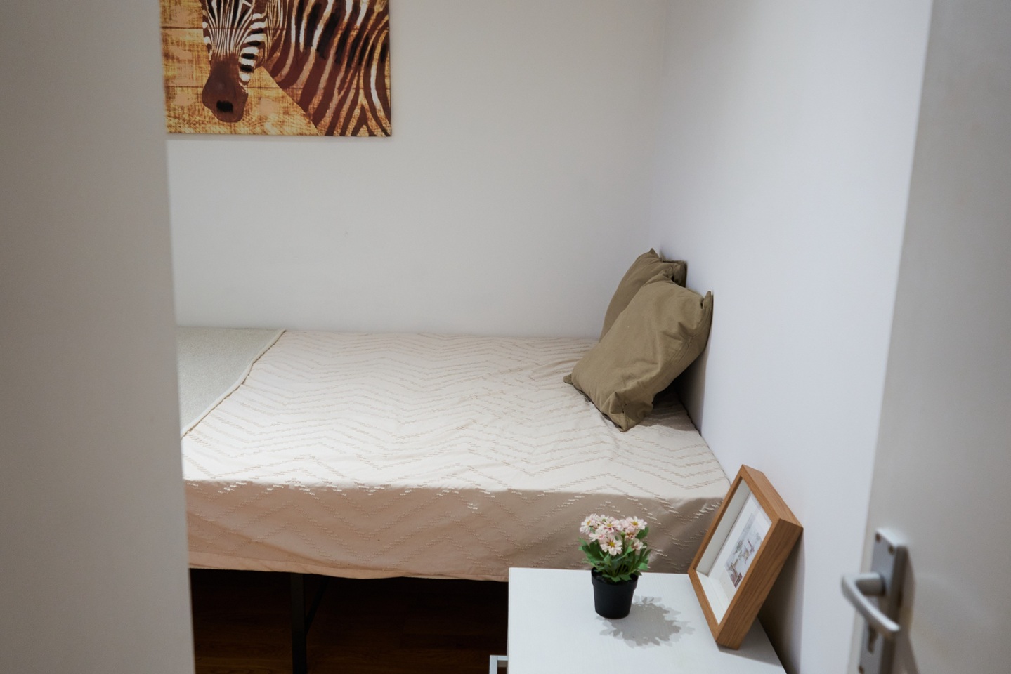Additional image 2 of Room in a Shared Flat, Watford Close, SW11, N1 7GU