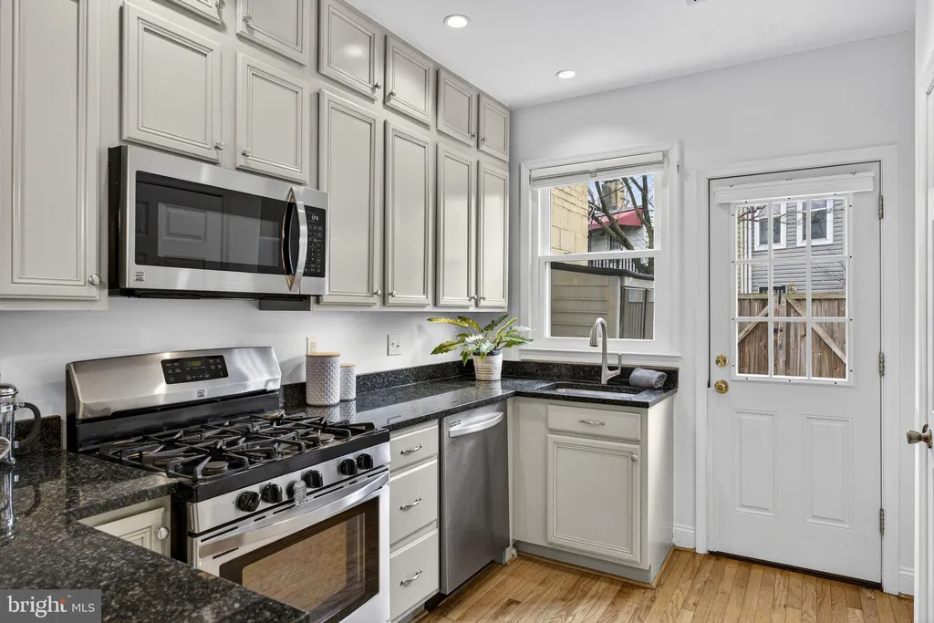 Additional image 15 of 1519 North Carolina Avenue NE, Washington, DC 20002