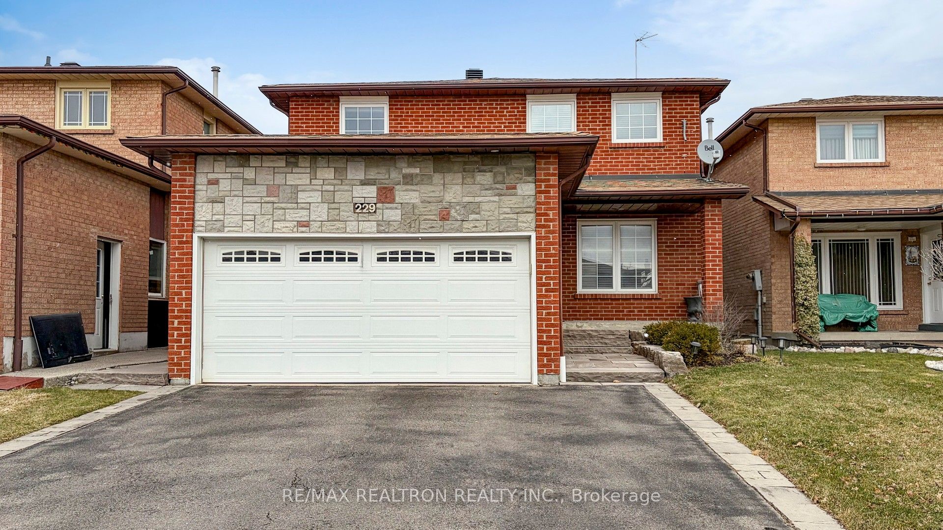 229 Kingsbridge Garden Circle, Mississauga, ON, L5R 1L4