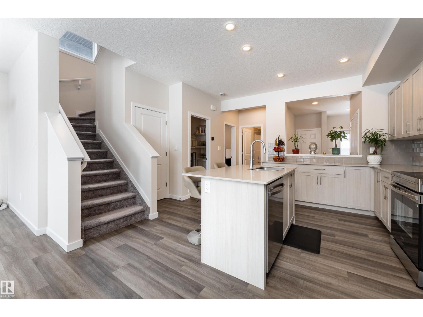 Additional image 4 of 2120 Muckleplum Crescent SW, Edmonton, AB, T6X3H1