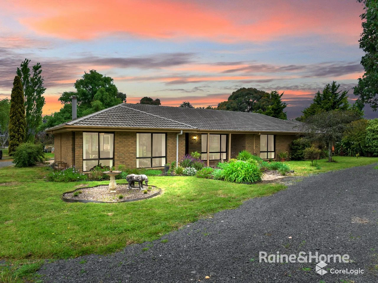 50 Gillespies Ln, Ballan VIC 3342