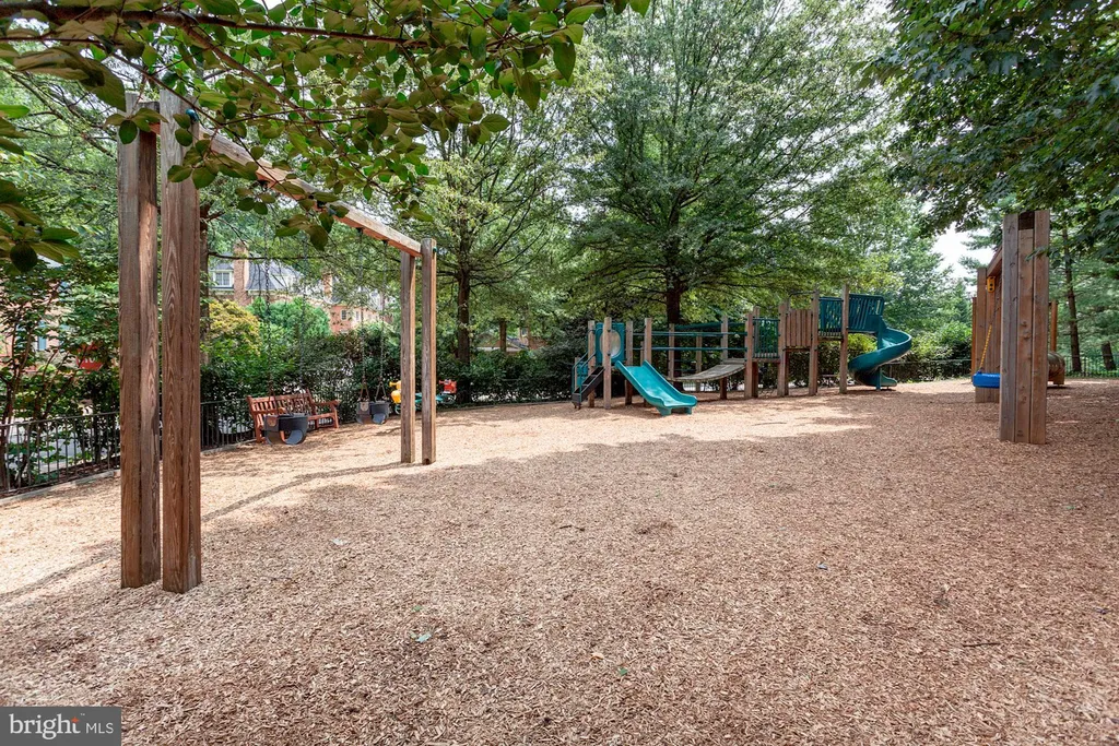 Additional image 20 of 3911 Ivy Terrace Court NW, Washington, DC 20007