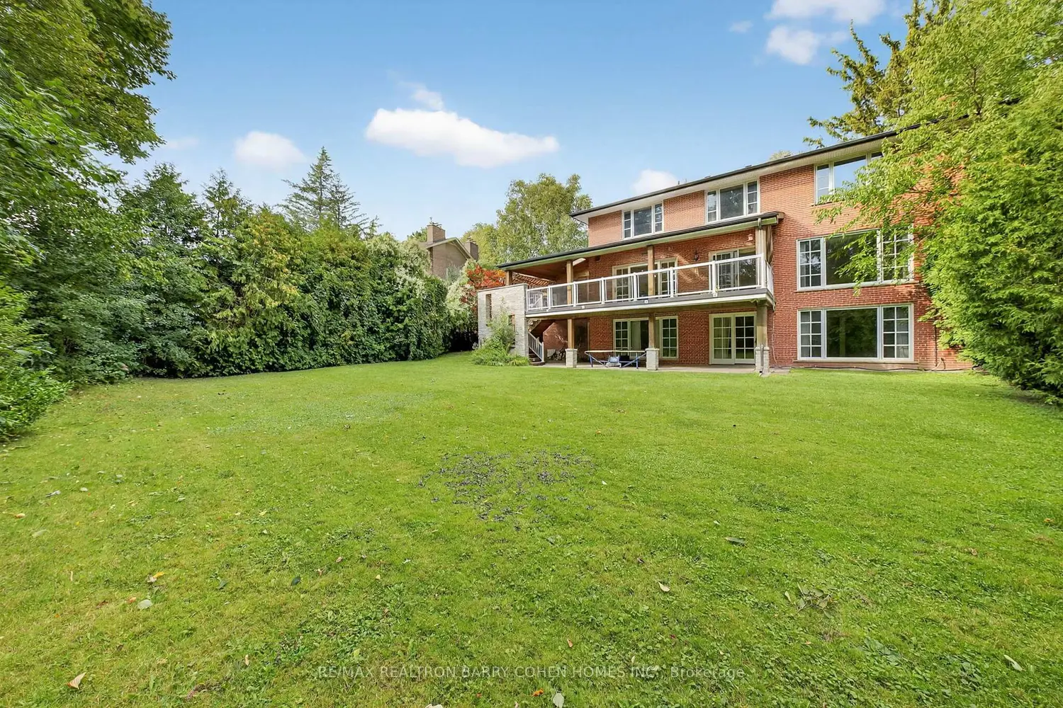 Additional image 19 of 11 Tudor Gate