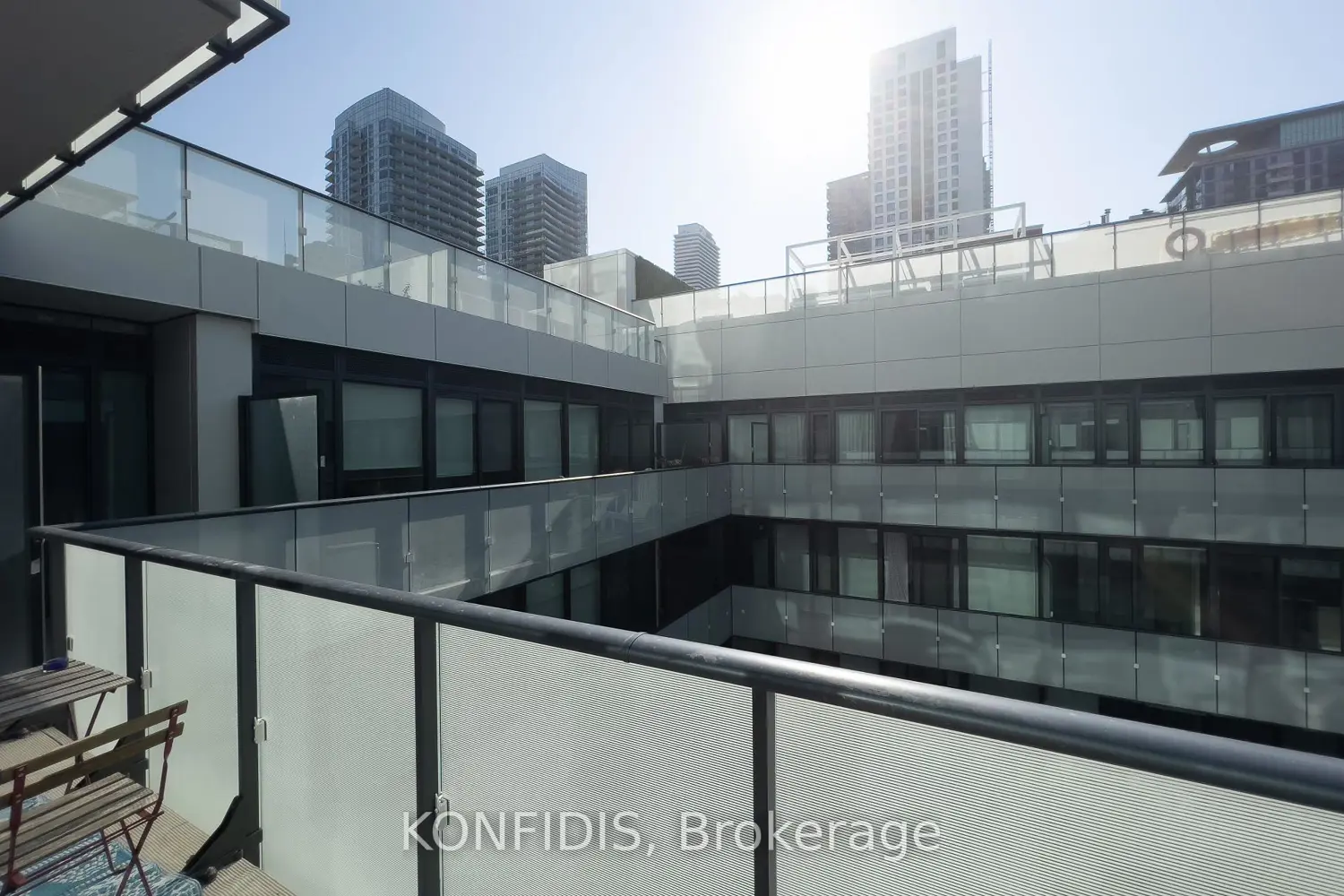 Additional image 6 of 161 Roehampton Avenue 732