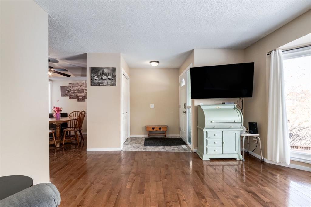 Additional image 6 of 3 Woodglen Crescent SW, Calgary, AB, T2W4L1