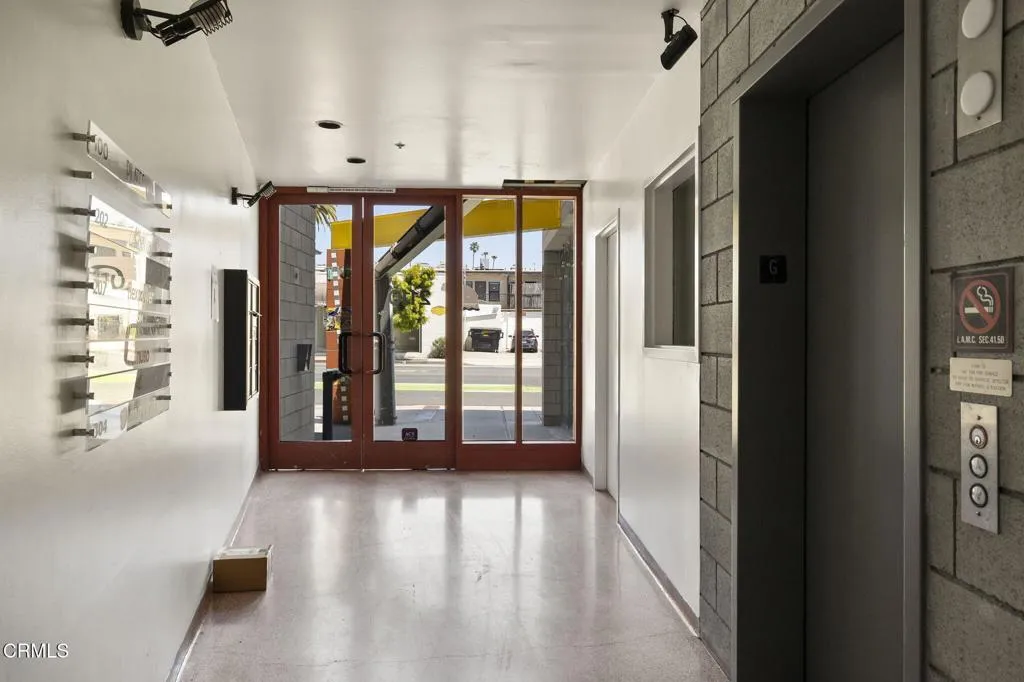 2110 Main Street, Santa Monica, CA 90405