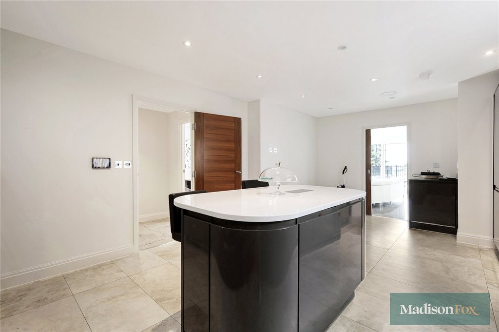 Additional image 14 of 4 bed flat for saleManor Road, Chigwell, Essex IG7