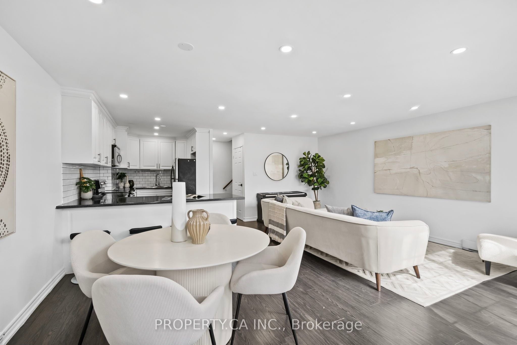 179-1055 Dundas Street E, Mississauga, ON, L4Y 3X6