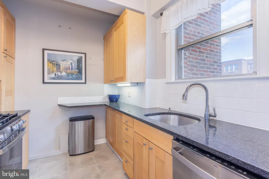 Additional image 10 of 4000 Cathedral Avenue NW Unit 642B, Washington, DC 20016