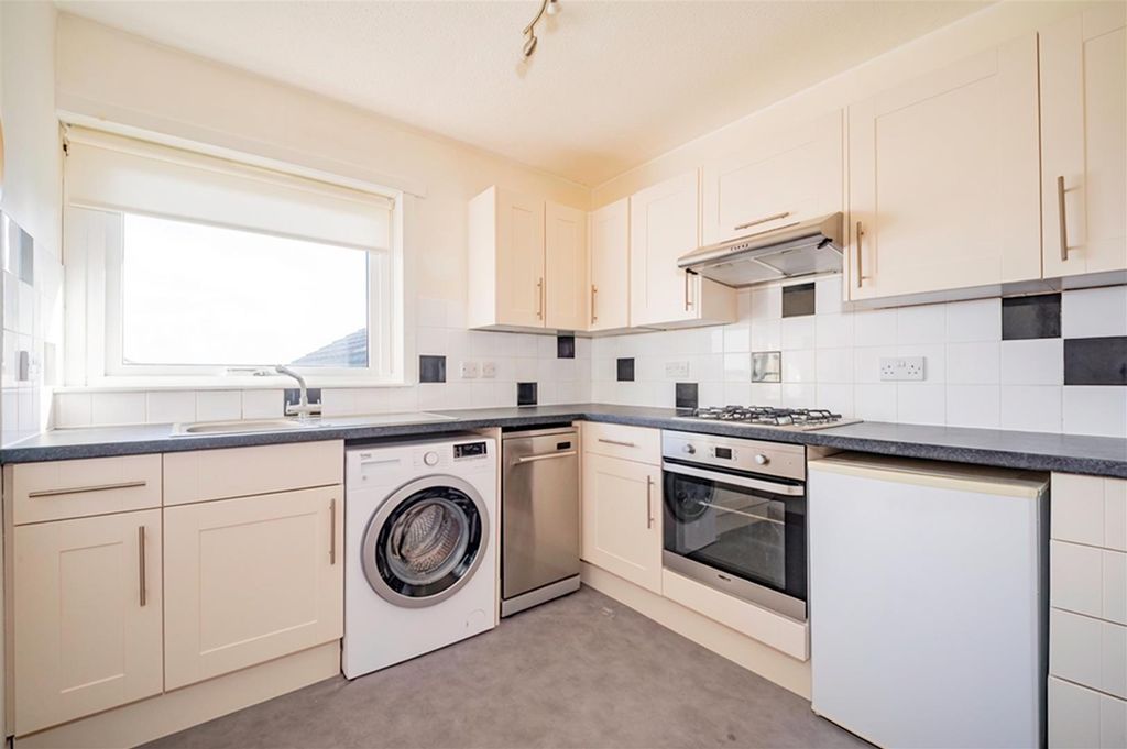 Additional image 5 of 2 bed flat for saleLorne Crescent, Monifieth, Dundee DD5