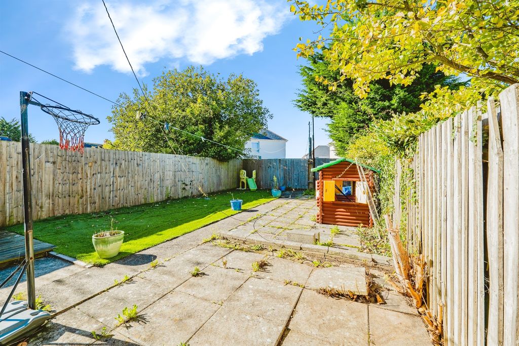 3 bed maisonette for saleJenner Road, Barry CF62