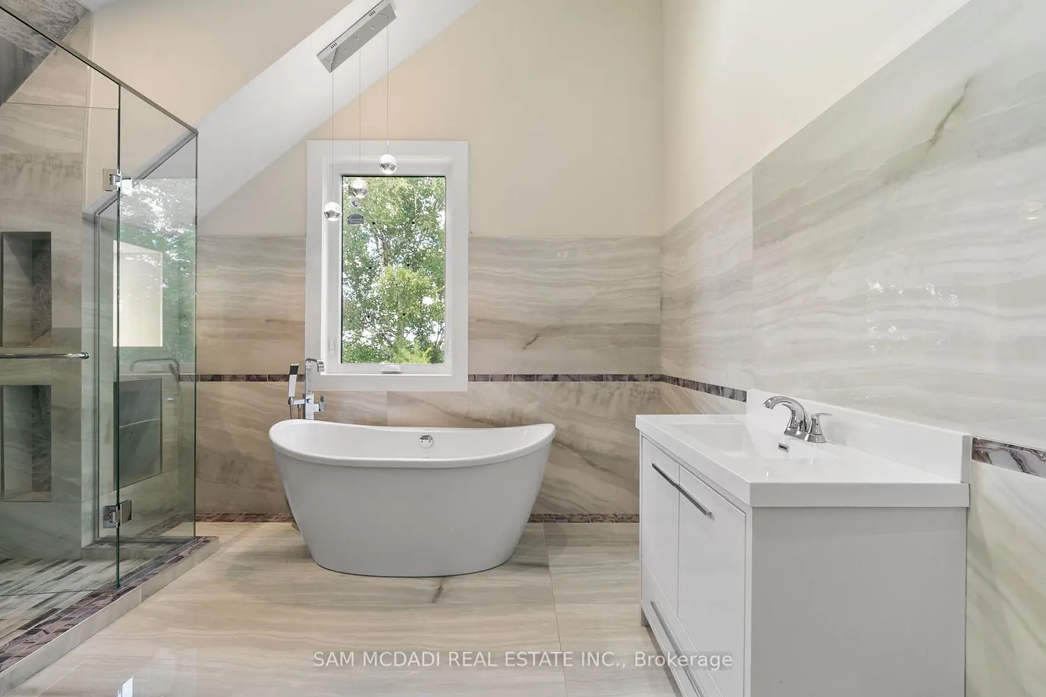 Additional image 13 of 15 Glenview Heights Lane