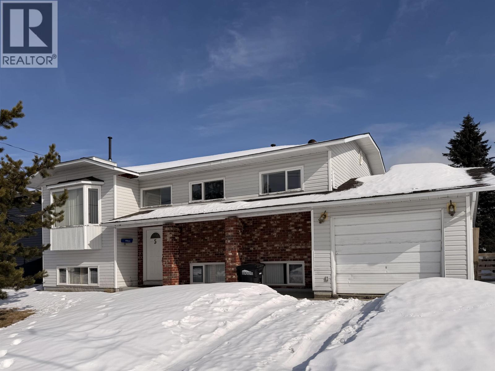 5 MUNRO CRESCENT