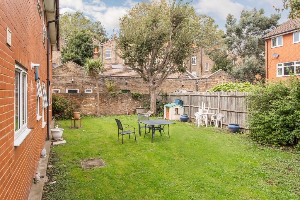 3 Bed Flat, Clark Street, E1, N1 7GU