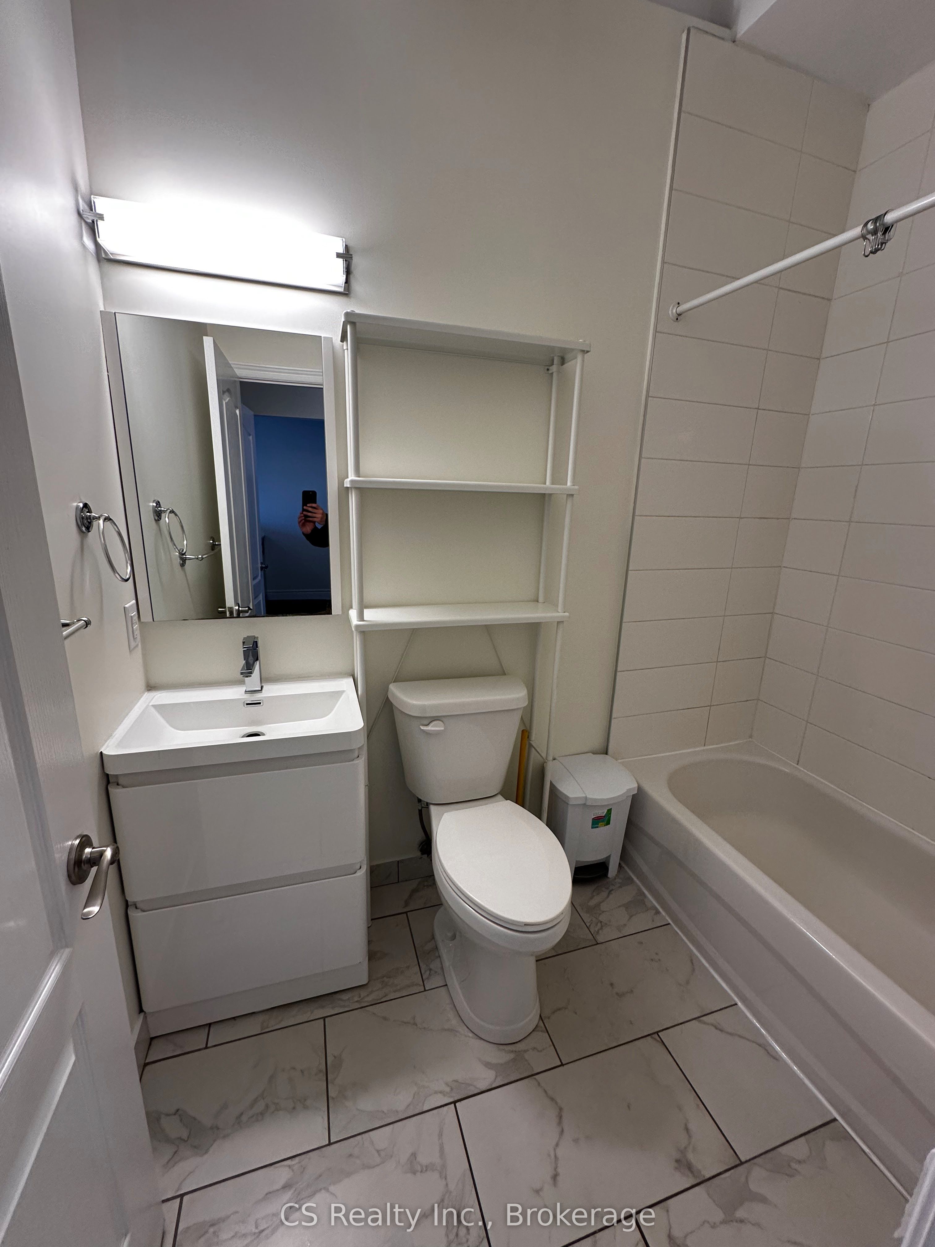 Additional image 6 of 1513-3-242 Coxwell Avenue, Toronto, ON, M4L 3B2