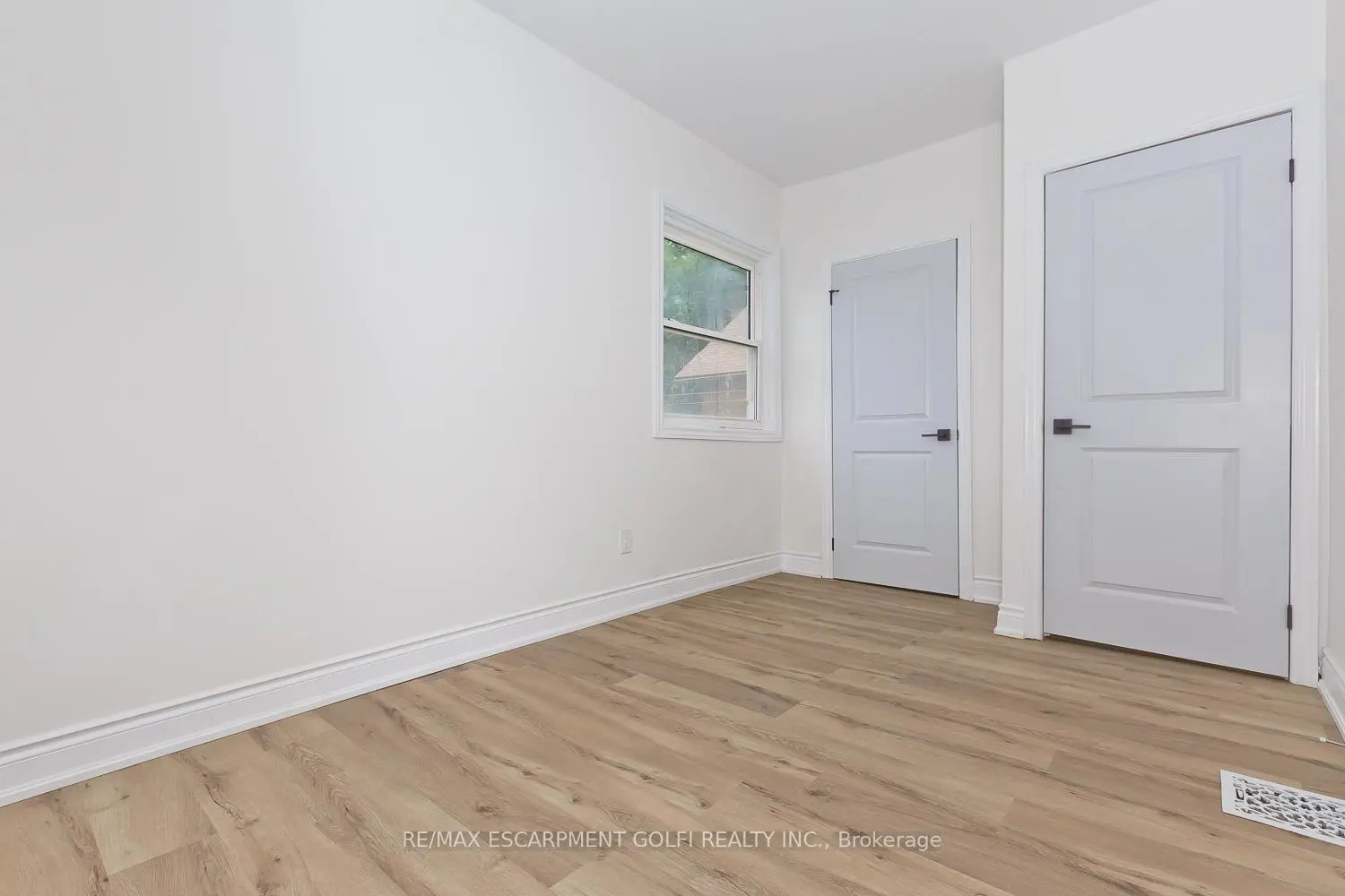 Additional image 10 of 4743 Ryerson Crescent