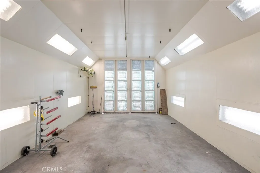 Additional image 44 of 14116 Oxnard Street, Van Nuys, CA 91401