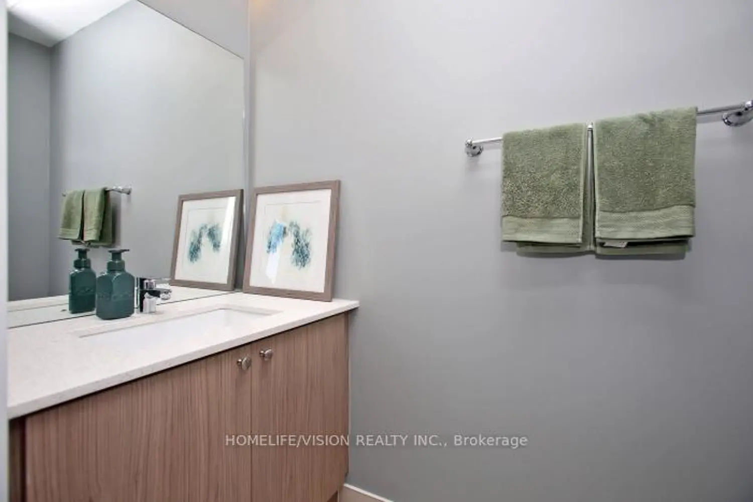 Additional image 15 of 1245 Bayly Street Th4