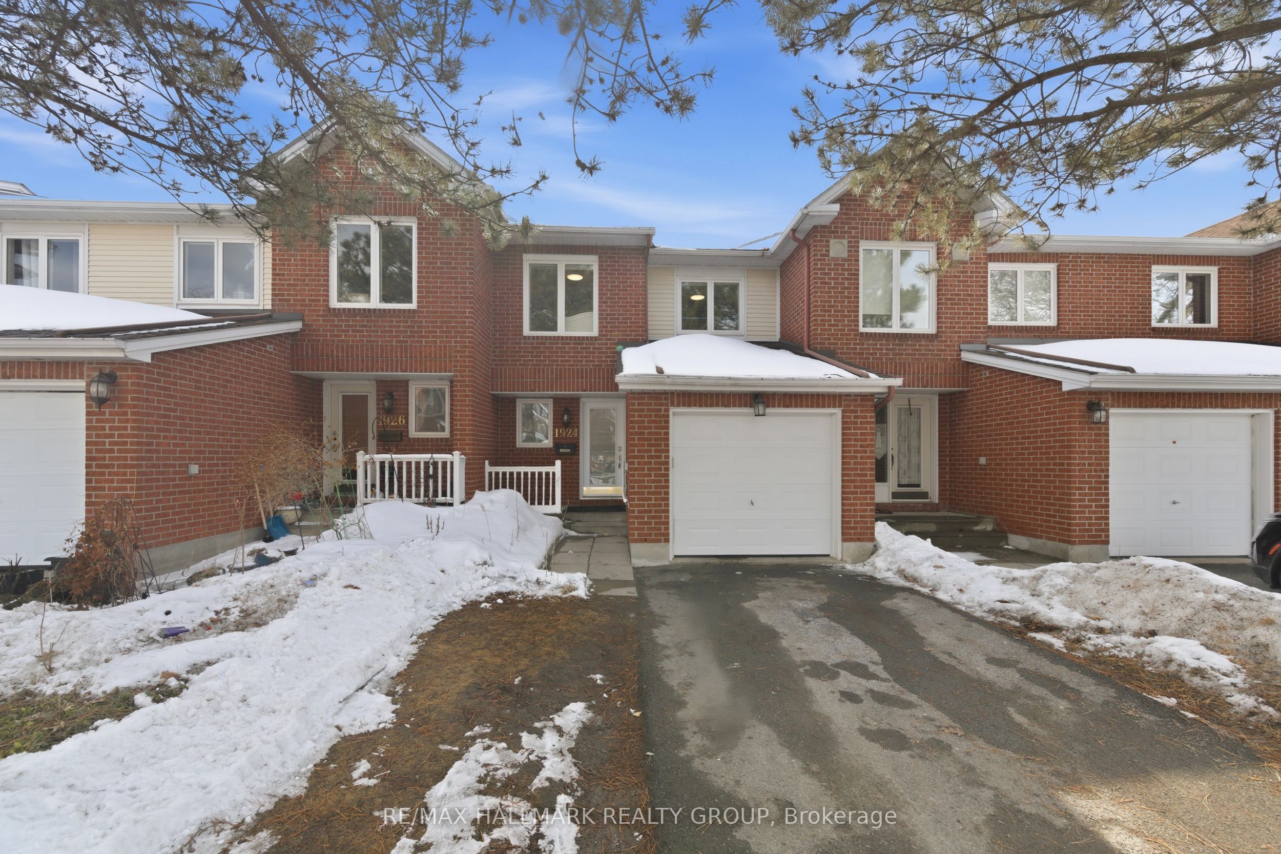 1924 Ashmont Street, Ottawa, ON, K1C 7B9