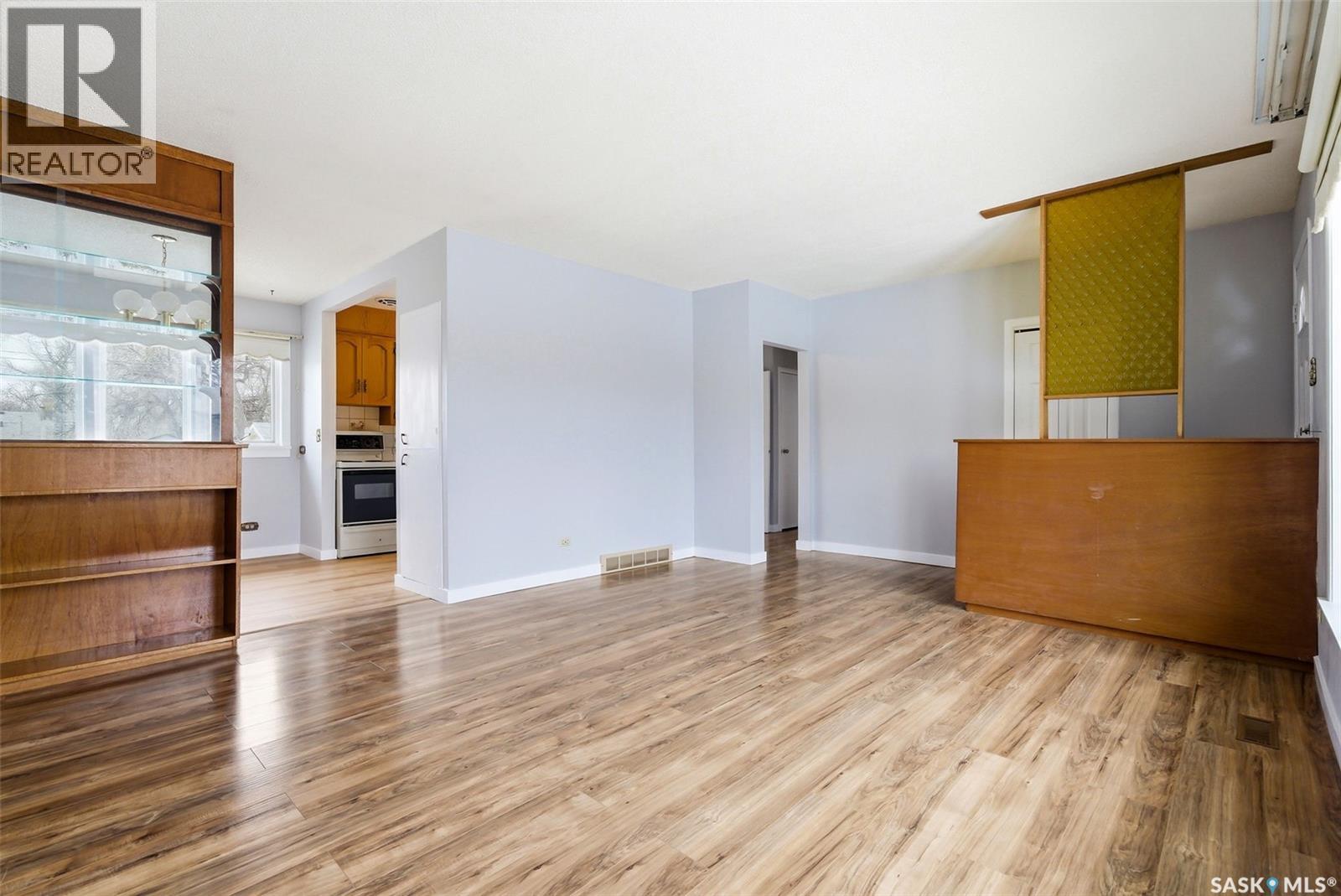 Additional image 5 of 615 Mullin Avenue E, Regina, SK, S4N1E1