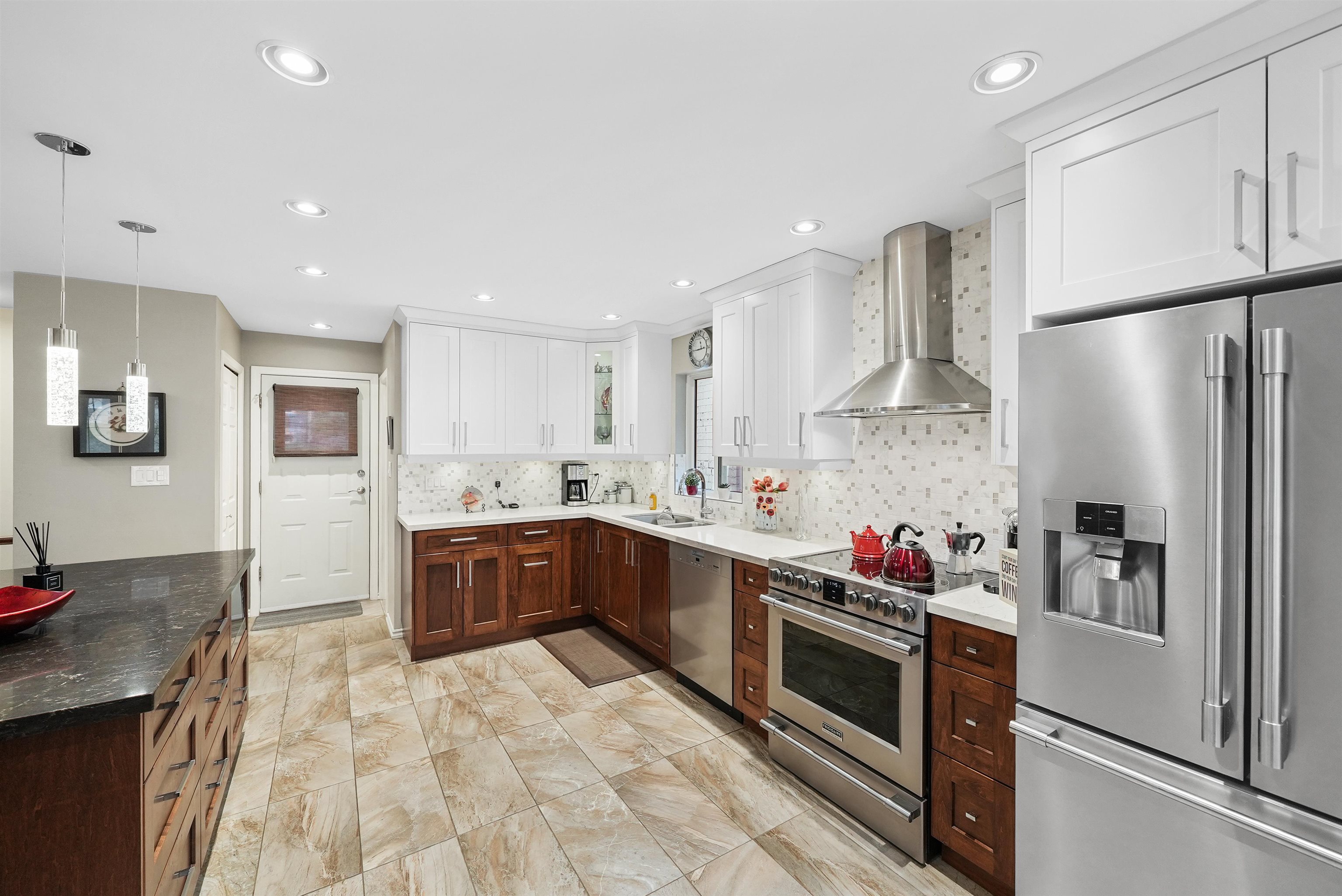 Additional image 4 of 3887 Robin Place, Port Coquitlam, BC, V3B 4Y6