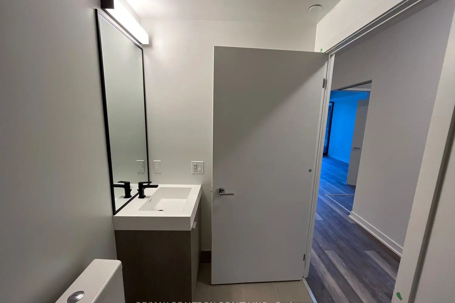 Additional image 13 of 250 Lawrence Avenue 401