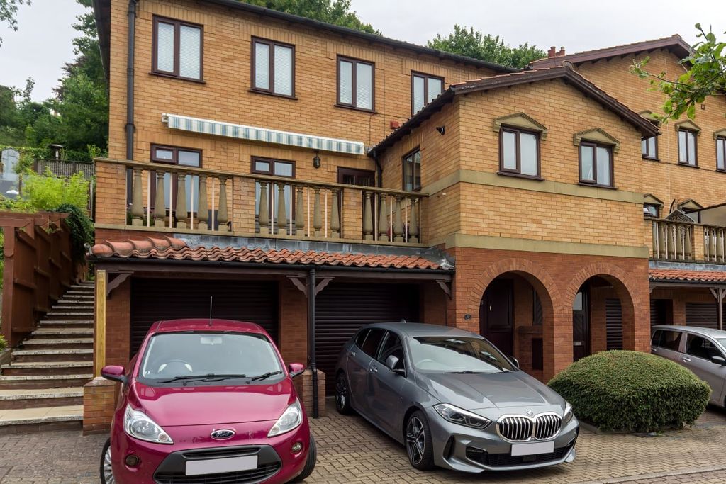 2 bed flat for saleSt. Michaels Terrace, Lincoln LN1