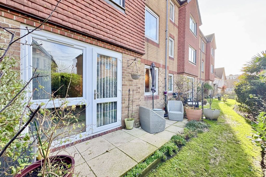 Additional image 12 of 1 bed property for saleSea Road, Boscombe, Bournemouth BH5