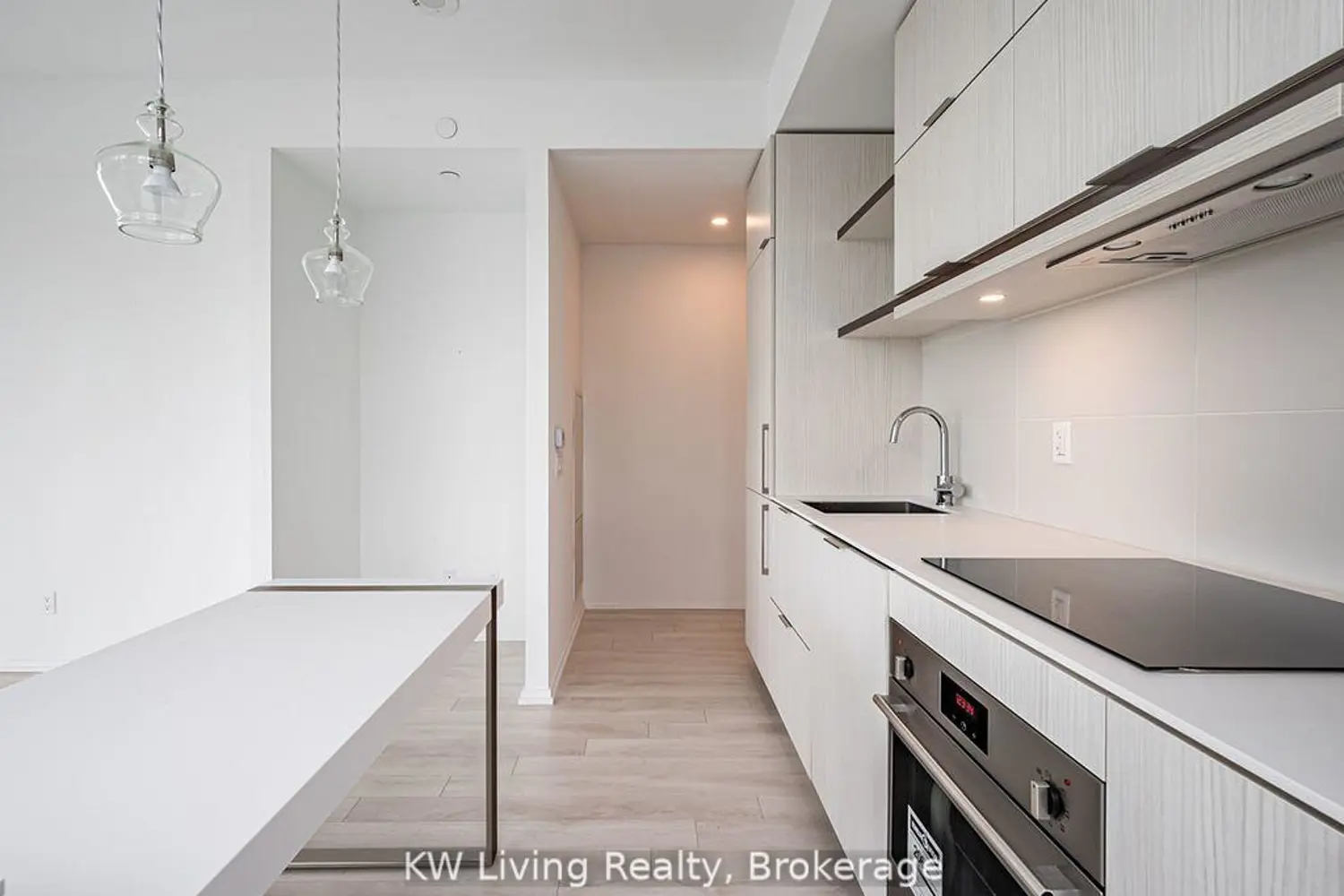 Additional image 4 of 197 Yonge Street 2102